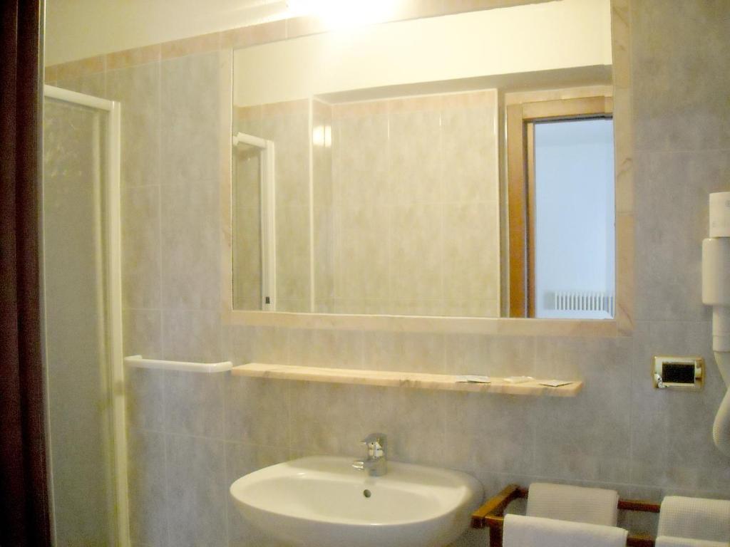 Hotel Faedo Pineta Номер фото